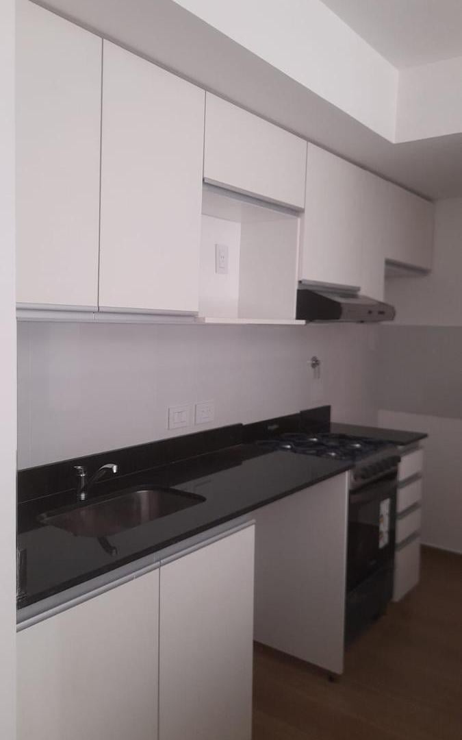 Foto de Departamento de 2 ambientes en alquiler en Coghlan, imagen 2