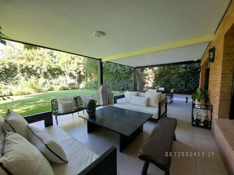 Barrio cerrado Las Casuarinas - Casa Venta USD 2.200.000