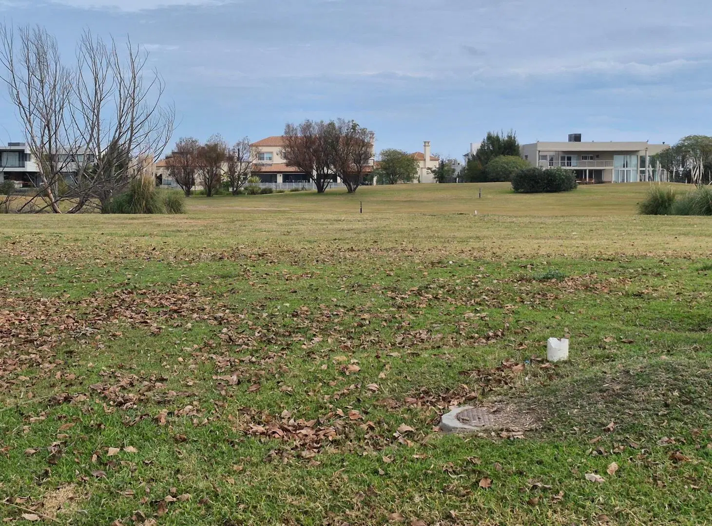 EXCELENTE LOTE AL GOLF EN CUL DE SAC 1
