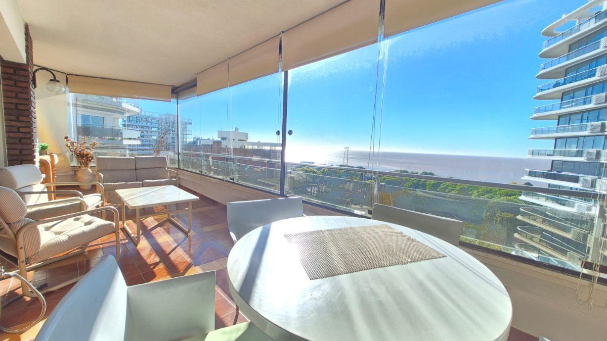 Foto de UBICACION PERFECTA VISTA FRANCA AL RIO PISO ENTERO DOS COCHERAS, imagen 2
