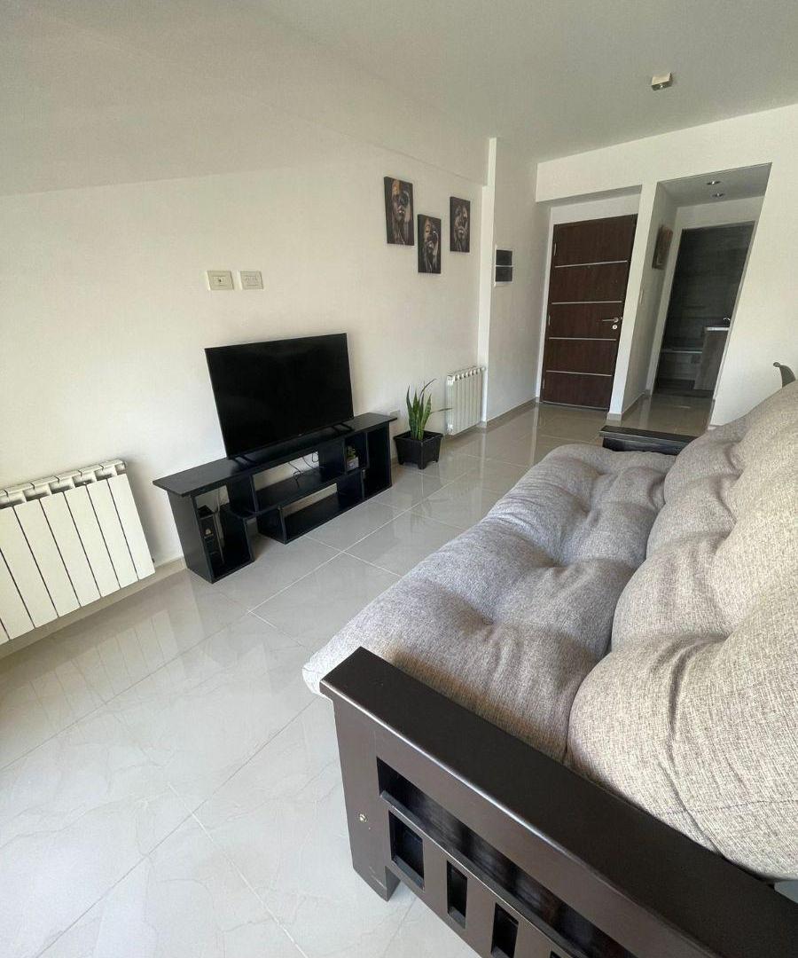 Foto de Vendo excelente departamento con balcon y parrilla en zona centro, imagen 2