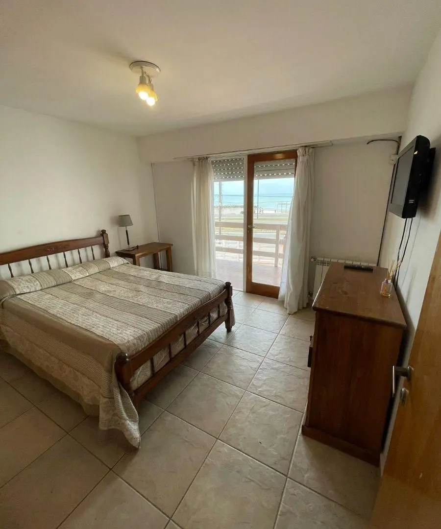 Alquilo marzo a diciembre excelente duplex frente al mar con 3 habitaciones 5