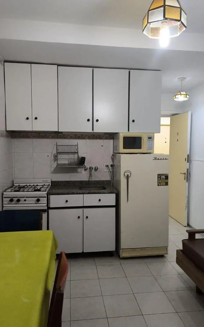Vendo monoambiente dividido en excelente zona! 4