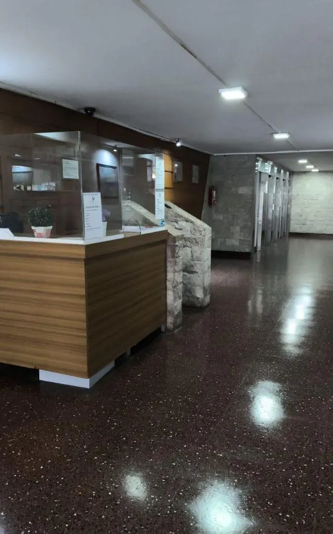 Vendo monoambiente dividido en excelente zona! 5