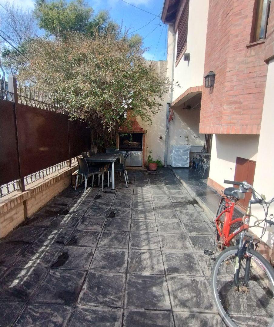 Foto de Casa tipo chalet dúplex de tres plantas, imagen 3