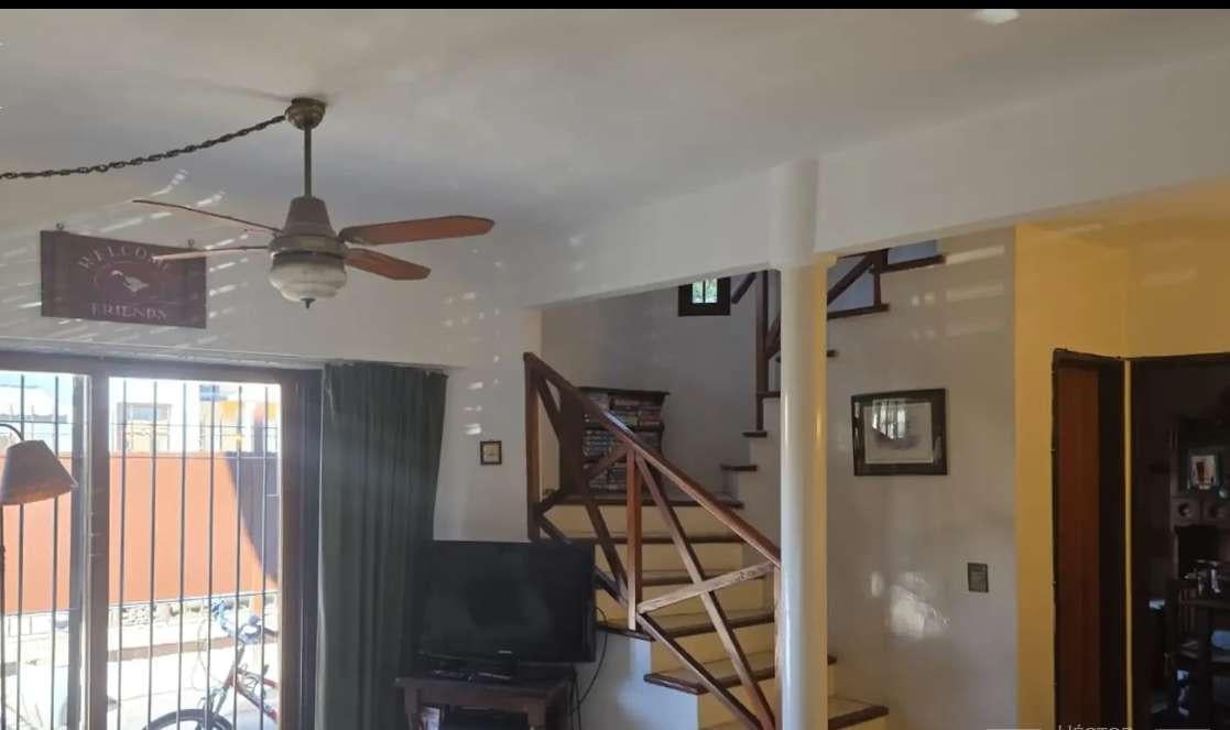 Foto de CHALET 3 PLANTAS SOLIDO ESTILO, 3 DORM,VTDOR, SUITE, PLAYROOM,PARRILLA, imagen 2