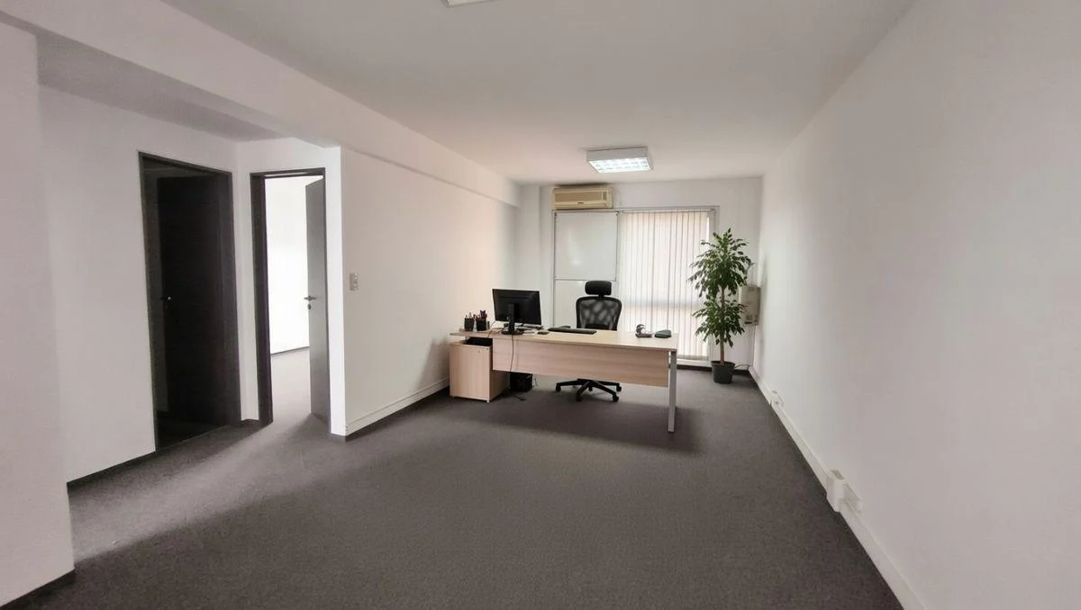 Oficina comercial de 80 m2 en alquiler en Barracas