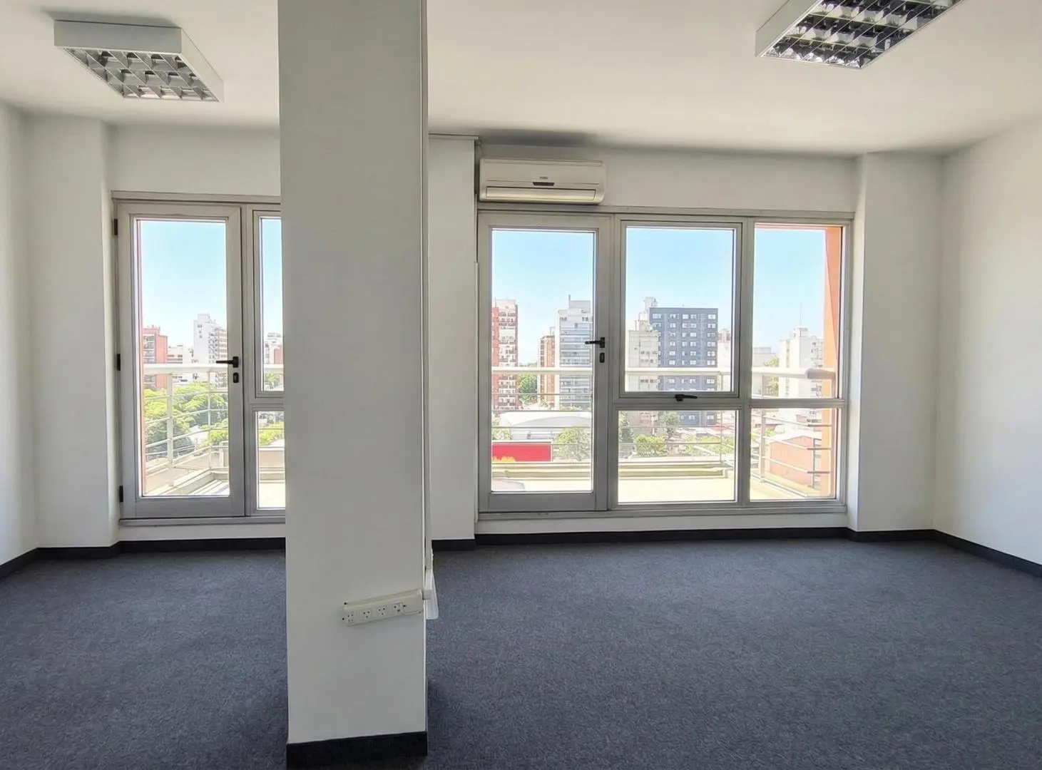 Oficina comercial · 65m² · 2 ambientes · 1 cochera 3