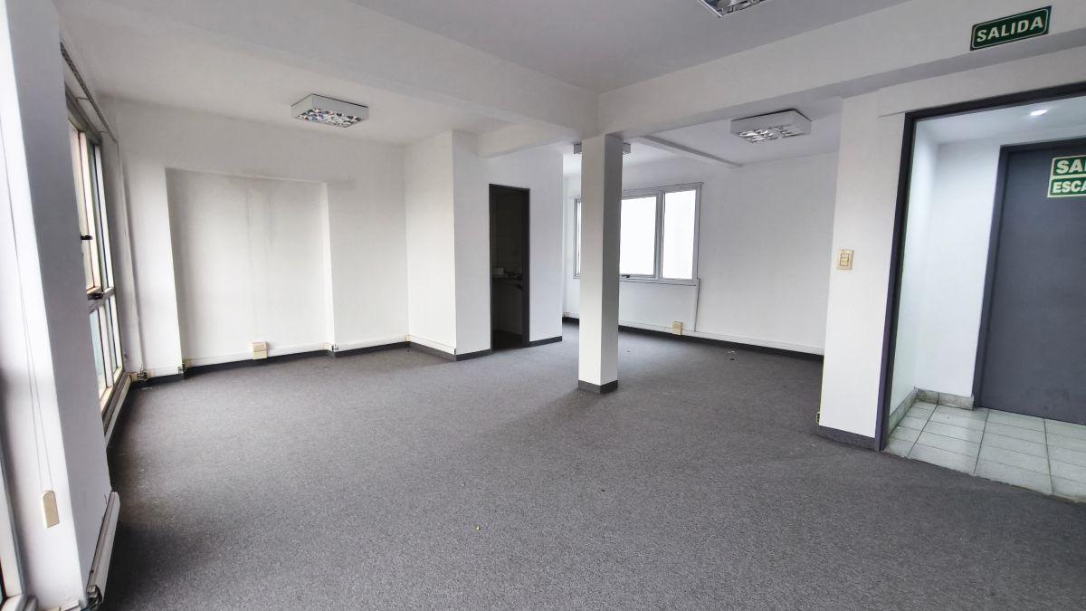 Foto de Oficina comercial de 65 m² piso 8 con balcon en alquiler en Barracas, imagen 5