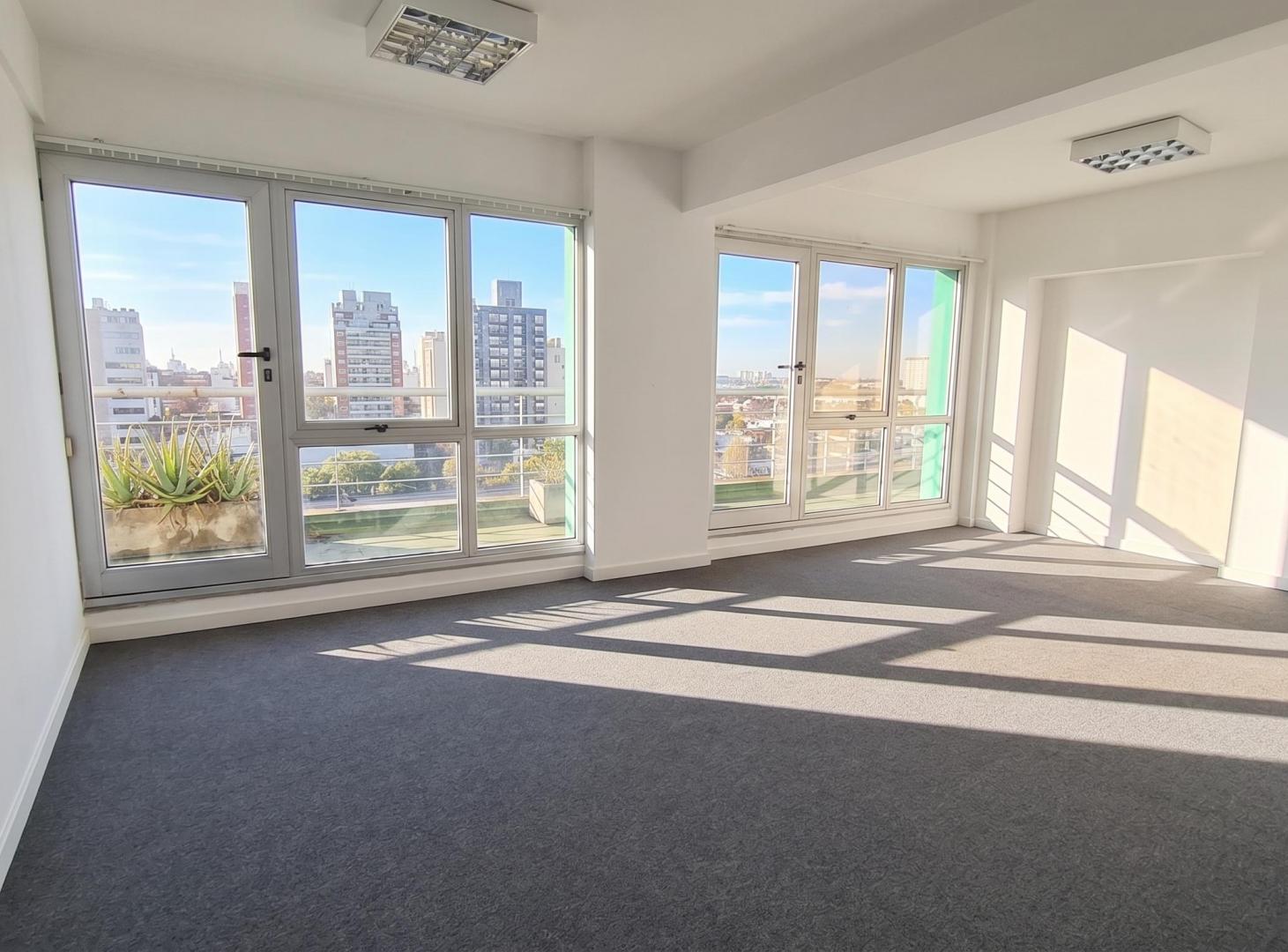 Foto de Oficina comercial de 65 m² piso 8 con balcon en alquiler en Barracas, imagen 3