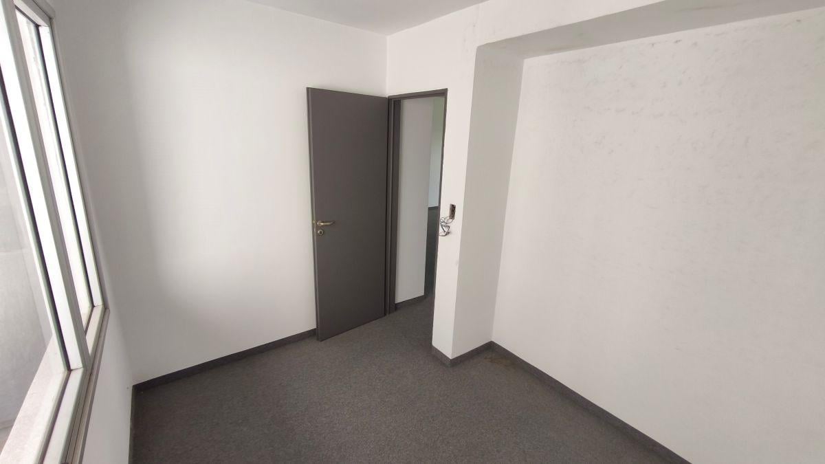 Foto de Oficina comercial de 75 m² con balcon en alquiler en Barracas, imagen 5