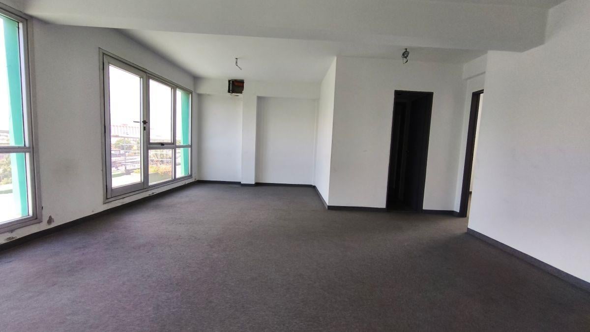 Foto de Oficina comercial de 75 m² con balcon en alquiler en Barracas, imagen 1