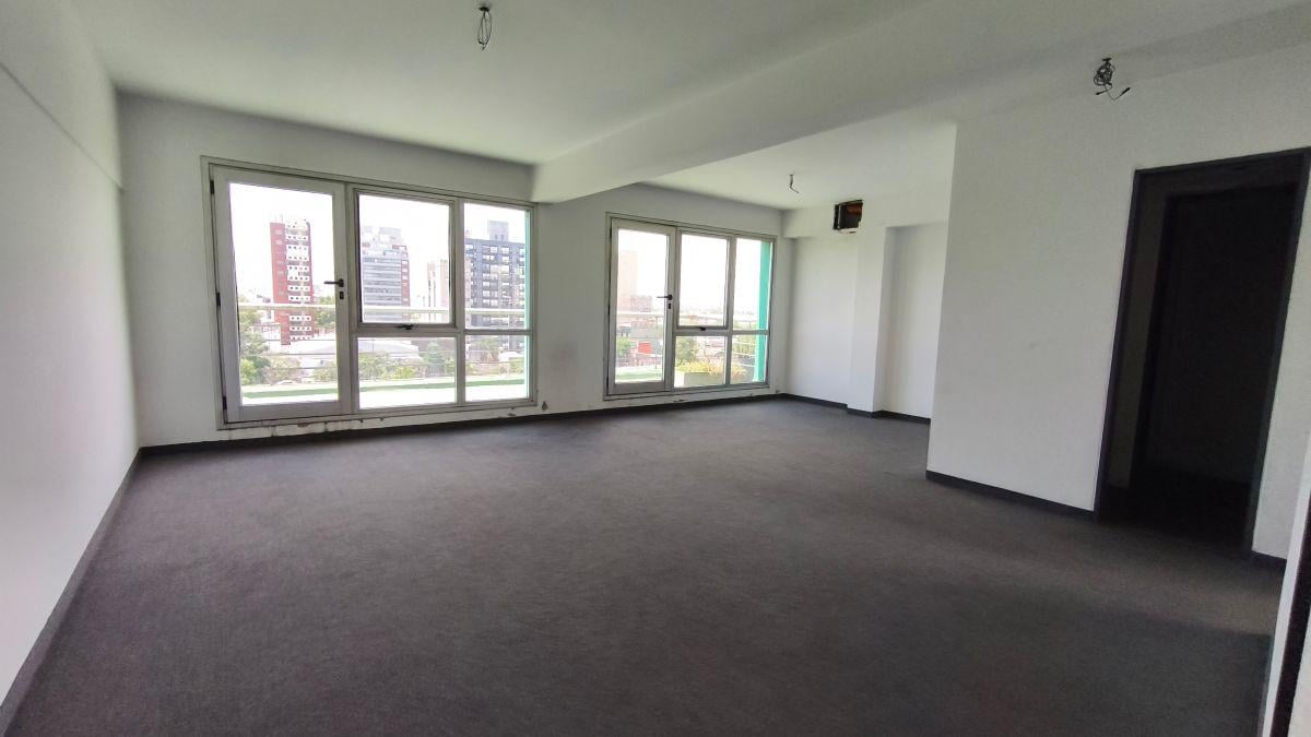 Foto de Oficina comercial de 75 m² con balcon en alquiler en Barracas, imagen 4