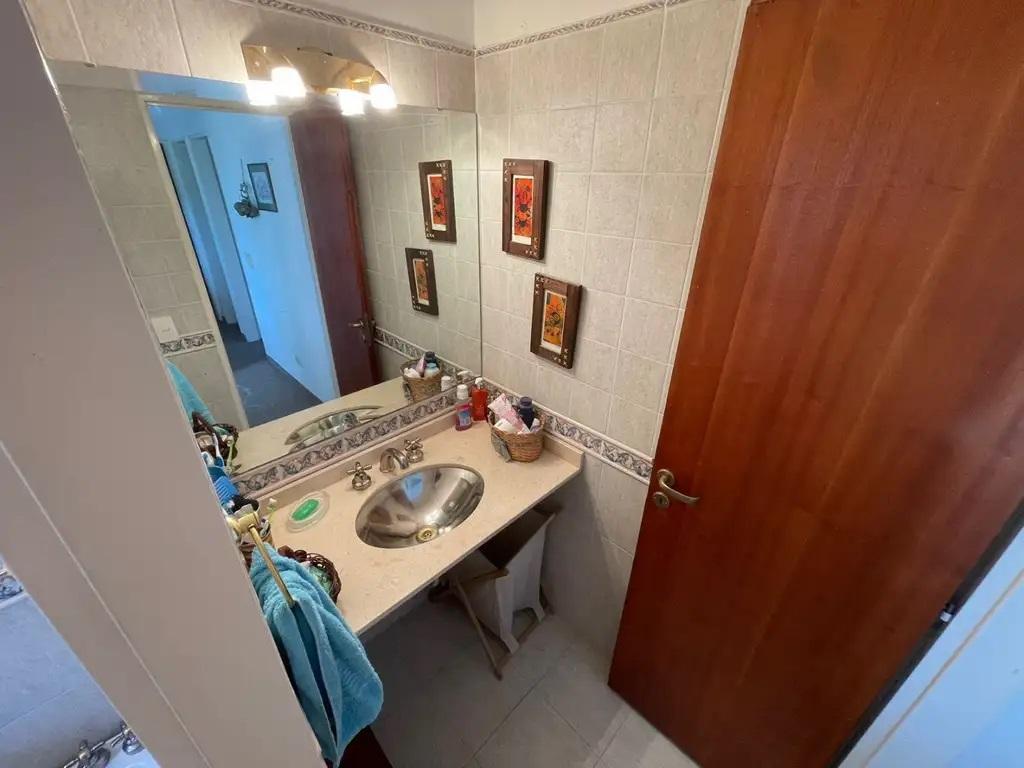 Hermoso chalet estilo clasico frente al golf en Indio Cua Country Club
