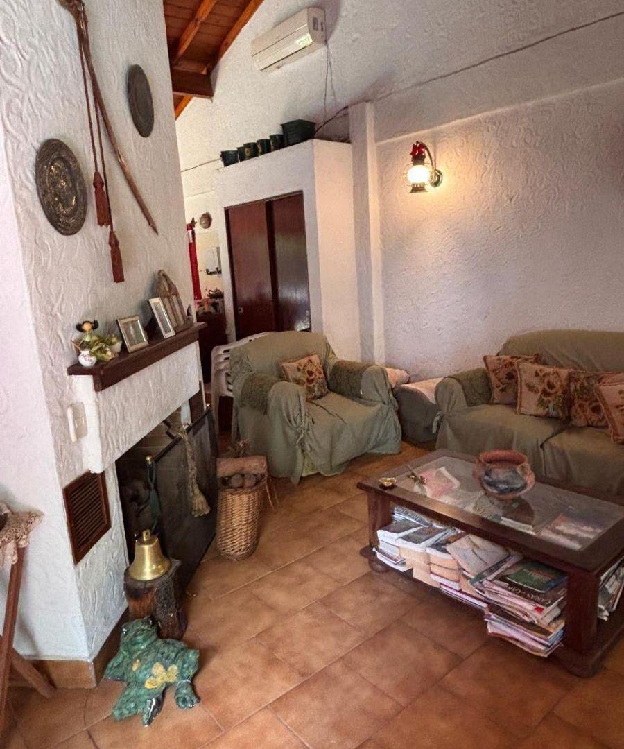 Foto de CHALET CLASICO CON PILETA Y EXCELENTE UBICACION / APTO CREDITO, imagen 3