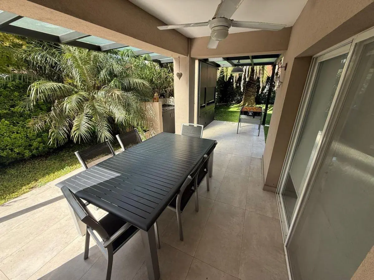 EXCLUSIVA CASA PREMIUN EN INDIO CUA GOLF CLUB 4 DORMITORIOS 3