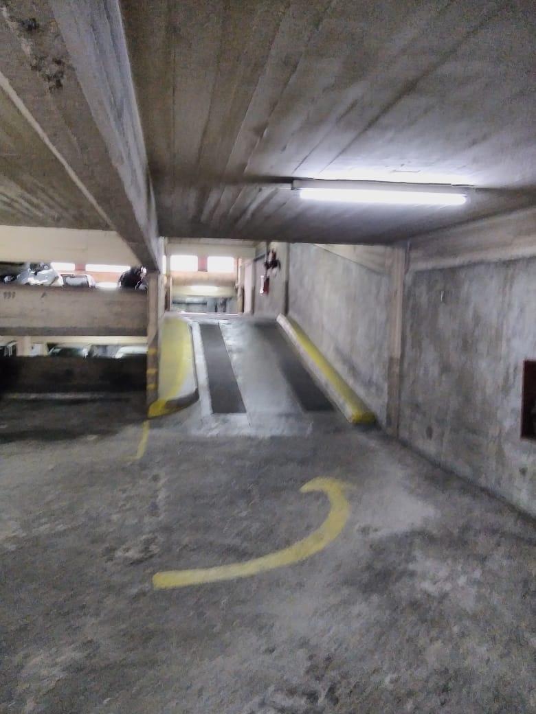 Foto de A LA VENTA COCHERA FIJA CUBIERTA -BARRIO BELGRANO, imagen 2