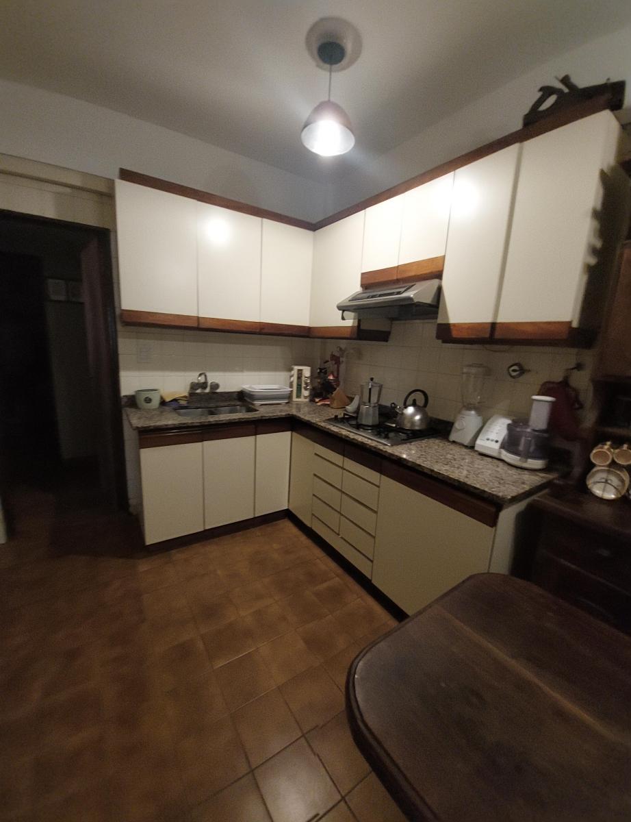 Foto de SEMIPISO DE CATEGORIA, 5 AMBIENTES CON DEPENDENCIA , COCHERA Y BAULERA.-, imagen 3