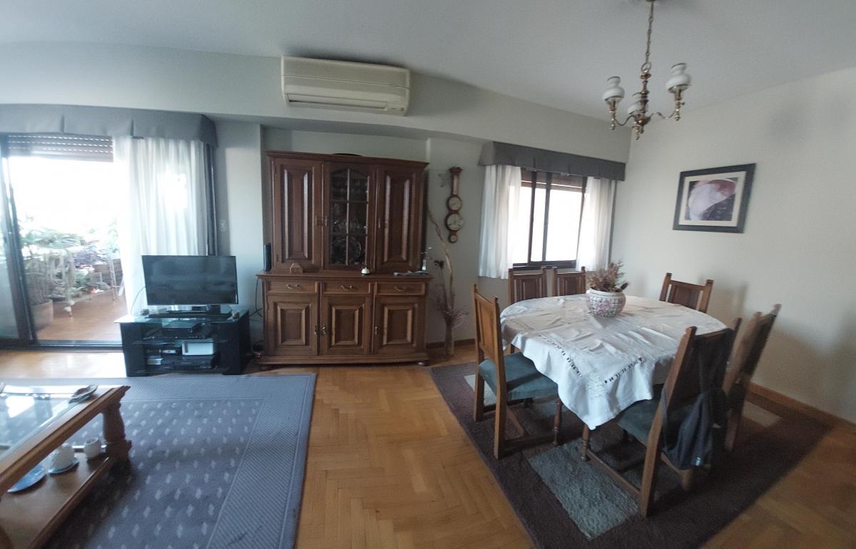 Foto de SEMIPISO DE CATEGORIA, 5 AMBIENTES CON DEPENDENCIA , COCHERA Y BAULERA.-, imagen 5