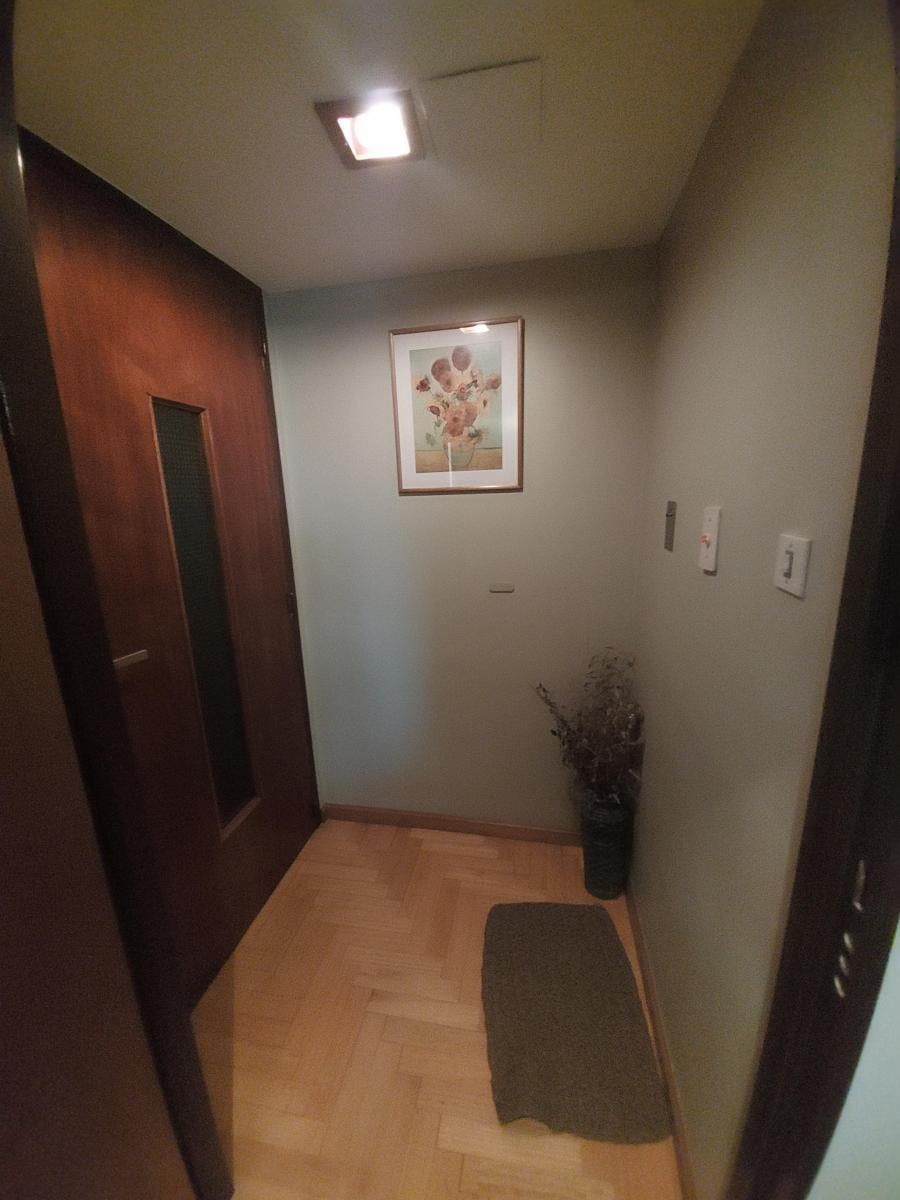Foto de SEMIPISO DE CATEGORIA, 5 AMBIENTES CON DEPENDENCIA , COCHERA Y BAULERA.-, imagen 2