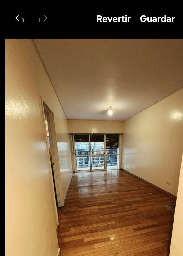 Foto de Amplio dos ambientes al frente con balcon corrido en primer piso., imagen 1
