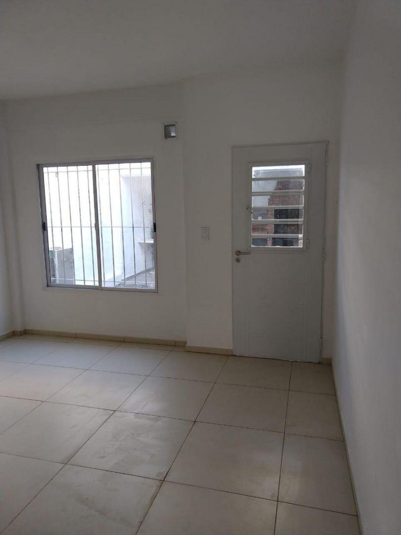 Foto de OPORTUNIDAD DUPLEX 3 AMBIENTES CON COCHERA, imagen 4