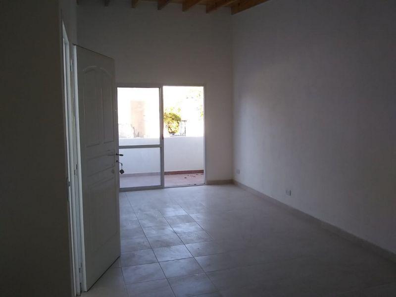 DEPARTAMENTO 2 AMBIENTES PLANTA BAJA PATIO ESCUCHA OFERTA