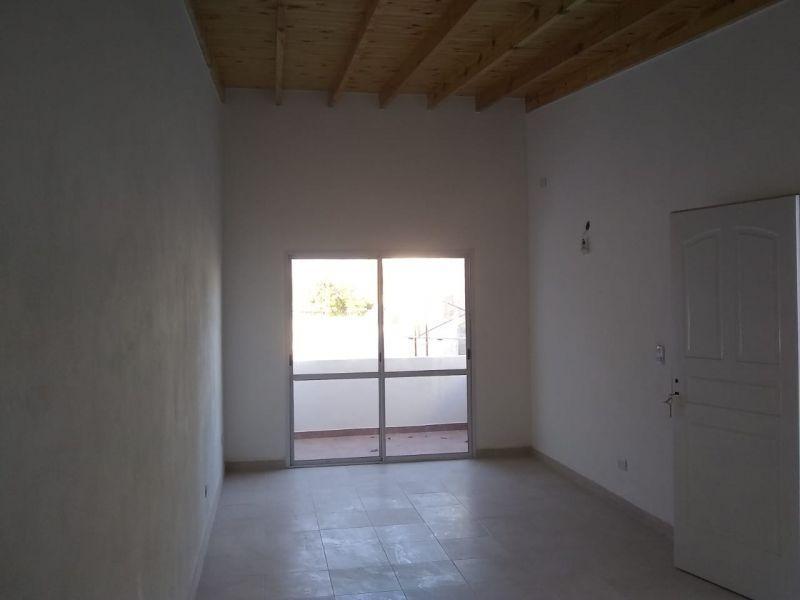 Foto de DEPARTAMENTO 2 AMBIENTES PLANTA BAJA PATIO ESCUCHA OFERTA, imagen 5