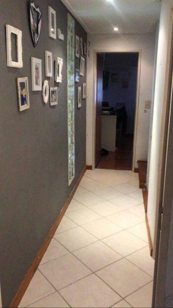 TRIPLEX 4 AMBIENTES CON COCHERA ESCUCHA OFERTA