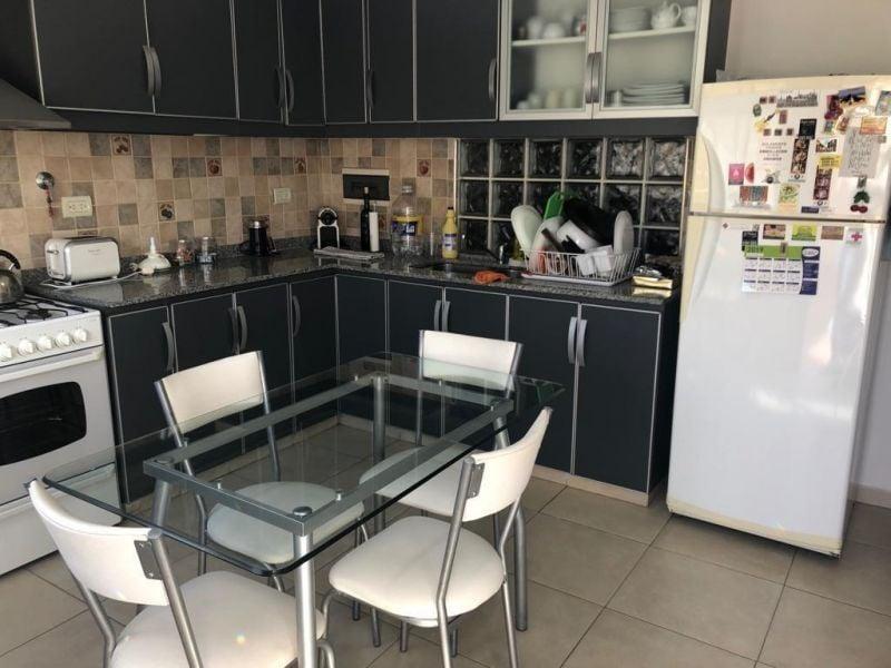 DEPARTAMENTO 3 AMBIENTES CON COCHERA ESCUCHA OFERTA
