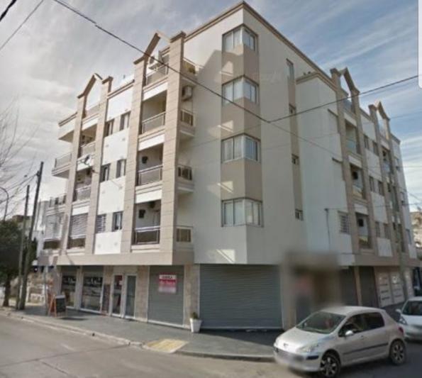 DEPARTAMENTO 3 AMBIENTES 2 COCHERAS ESCUCHA OFERTA