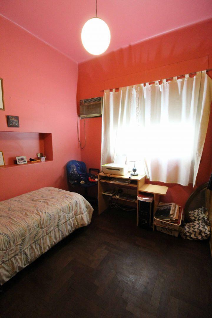 CHALET 6 AMBIENTES COCHERA ESCUCHA OFERTA