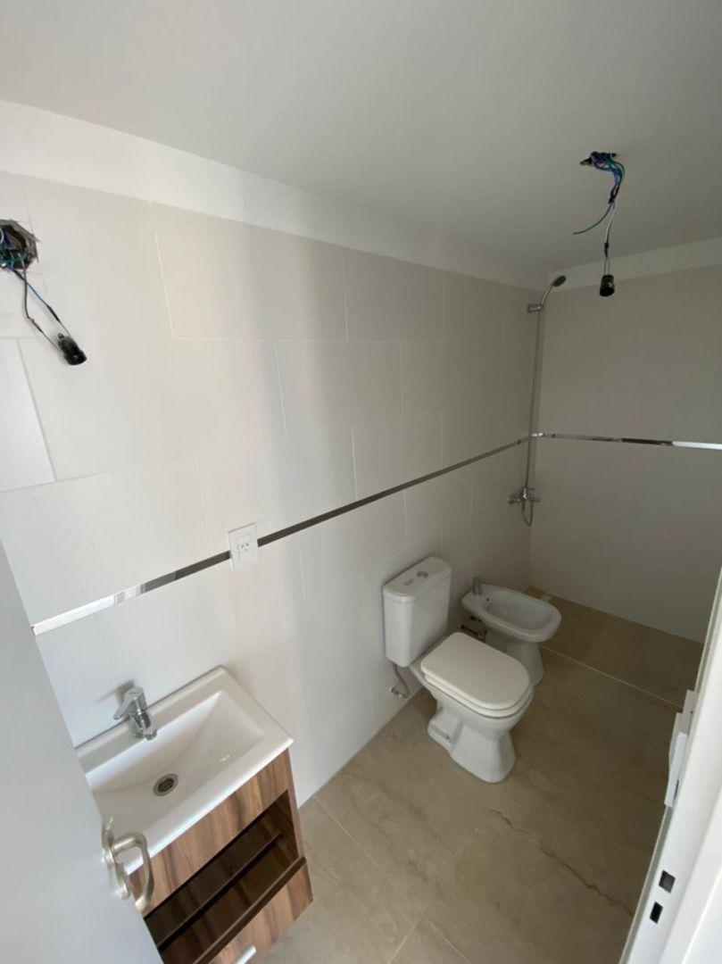 Foto de OPORTUNIDAD 2 AMBIENTES CON PATIO 60M2 ESUCHA OFERTA, imagen 4