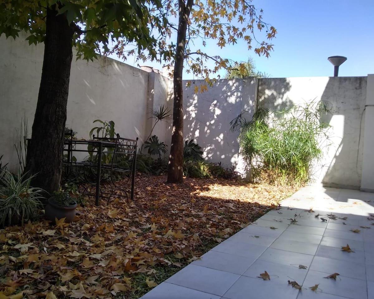 Oportunidad Departamento 2 Ambientes Planta Baja Cochera 5