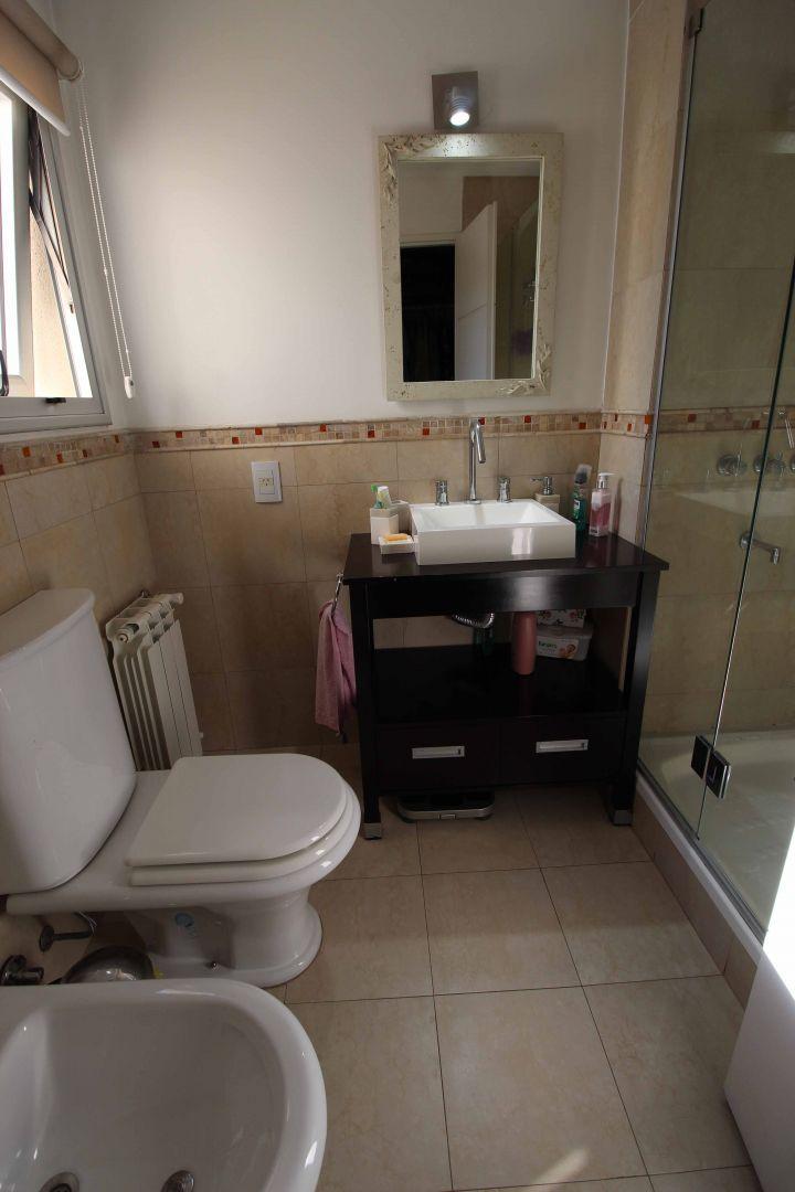 DEPARTAMENTO 3 AMBIENTES CON TERRAZA Y COCHERA PRIVADAS