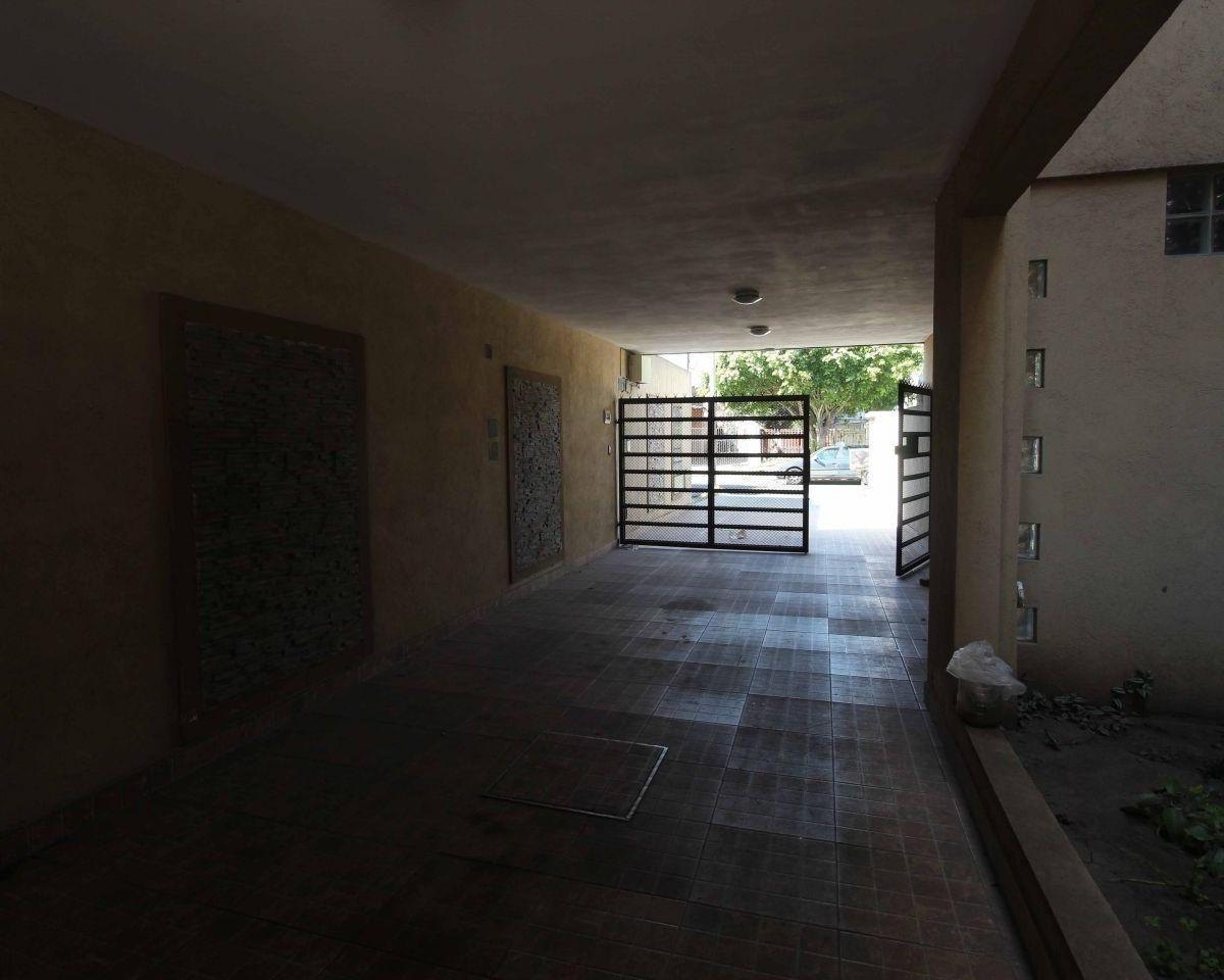 Foto de DEPARTAMENTO 3 AMBIENTES CON COCHERA ESCUCHA OFERTA, imagen 3