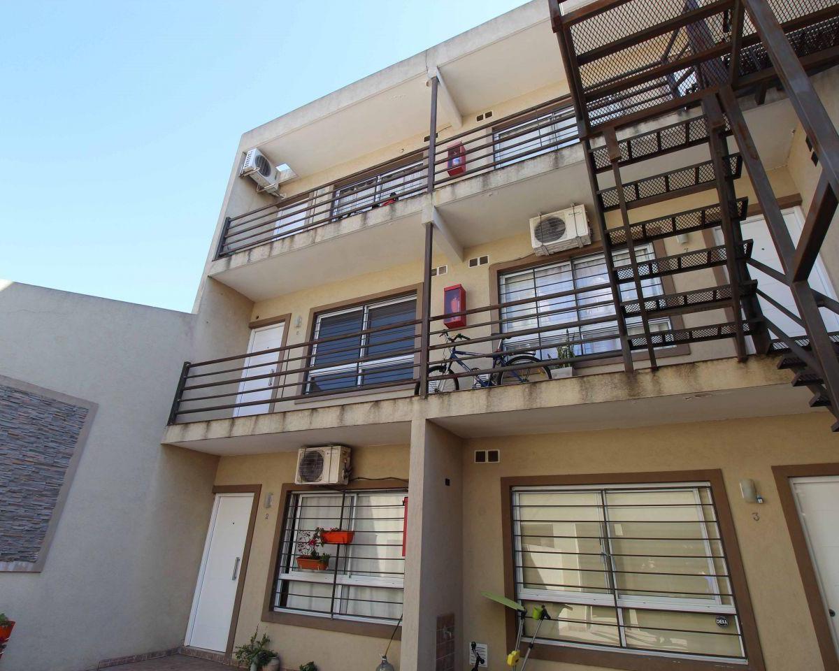 Foto de DEPARTAMENTO 3 AMBIENTES CON COCHERA ESCUCHA OFERTA, imagen 4