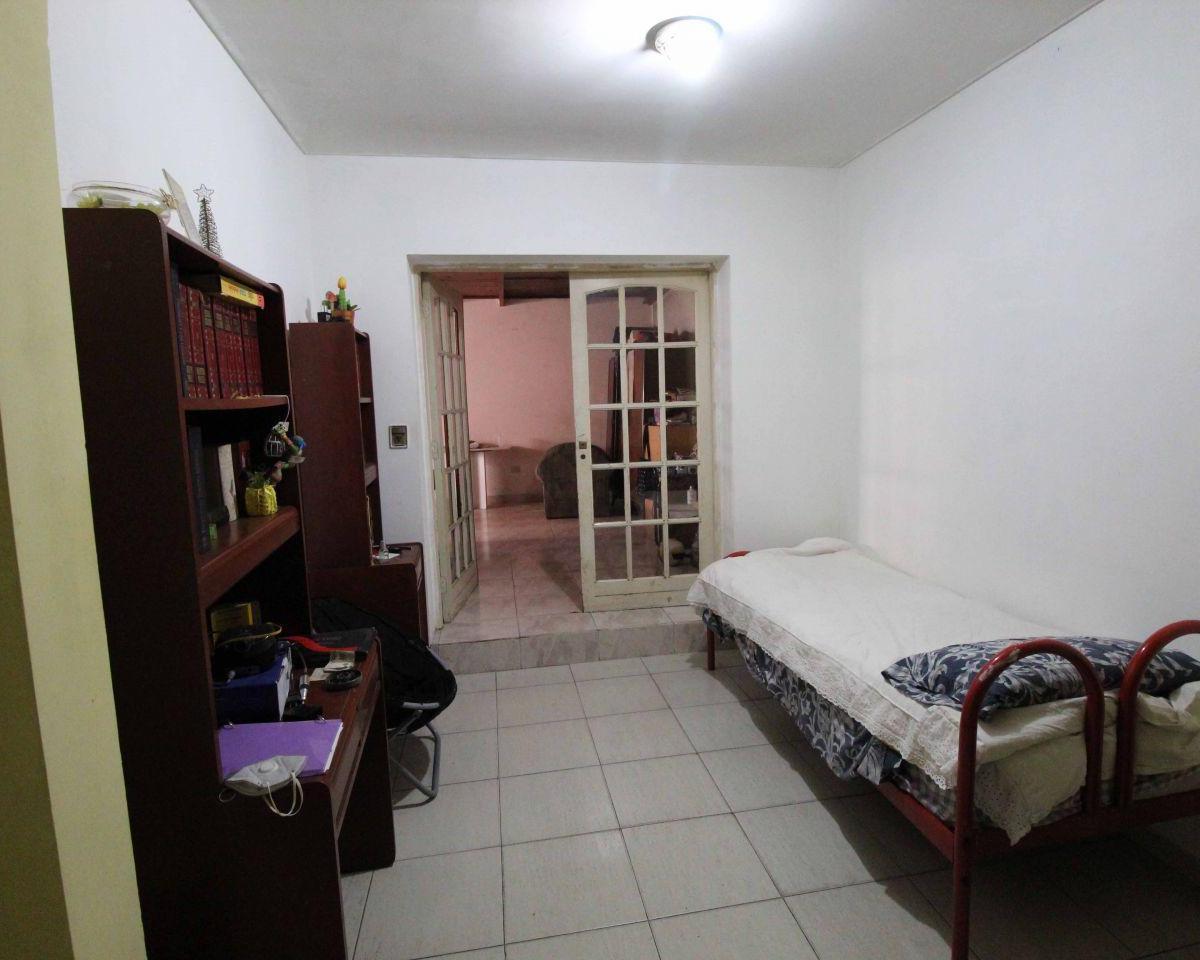 CASA 3 AMBIENTES LOTE PROPIO ESCUCHA OFERTA
