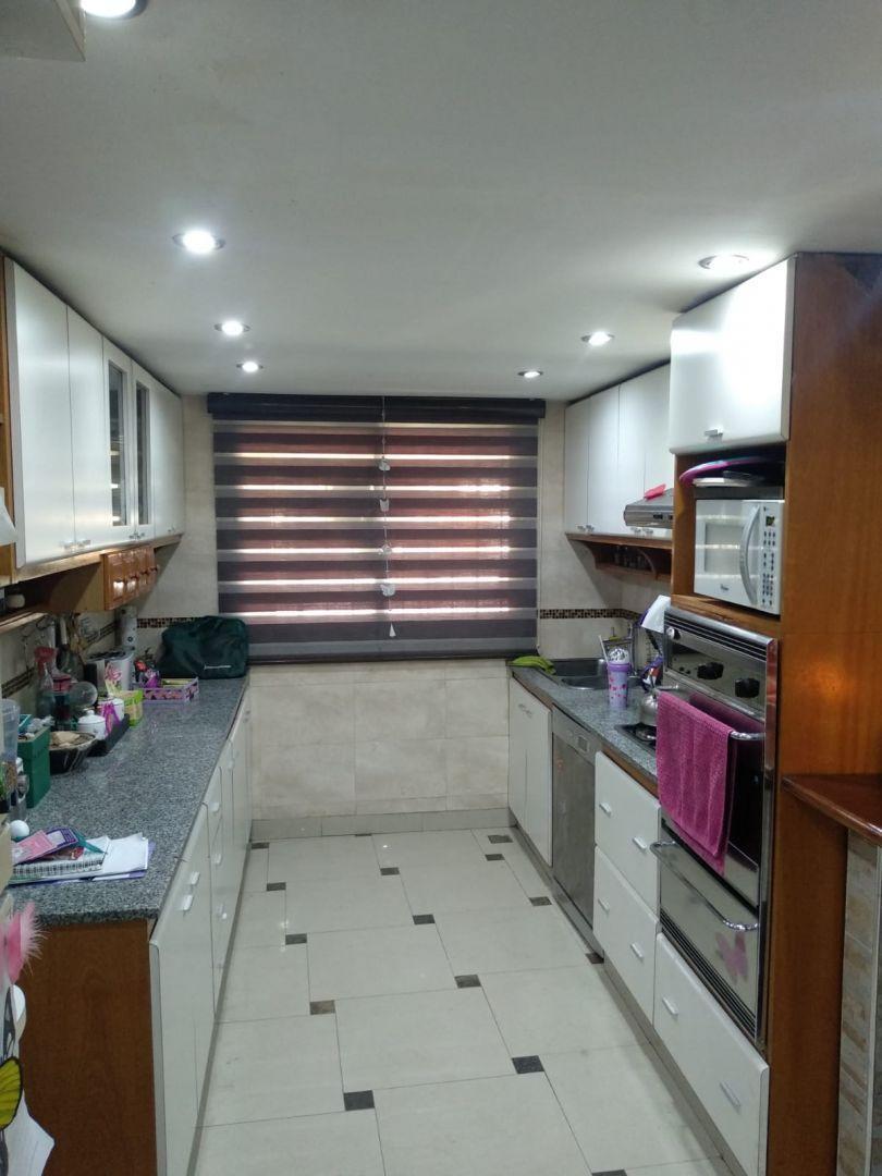OPORTUNIDAD CHALET 4 AMBIENTES CON PISCINA COCHERA