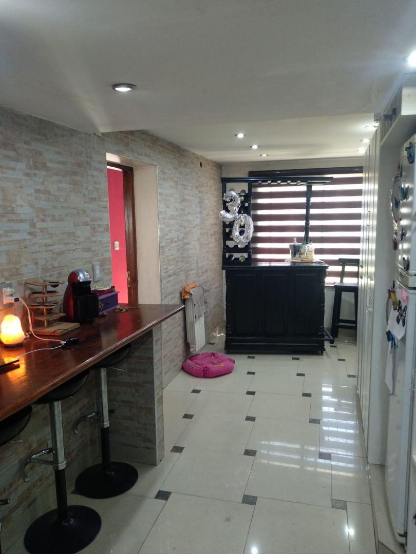 Foto de OPORTUNIDAD CHALET 4 AMBIENTES CON PISCINA COCHERA, imagen 3