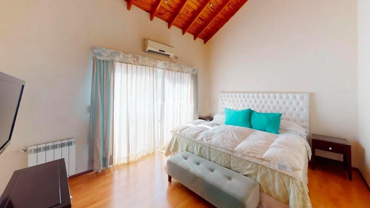 OPORTUNIDAD CASA 5 AMBIENTES ESCUCHA OFERTA