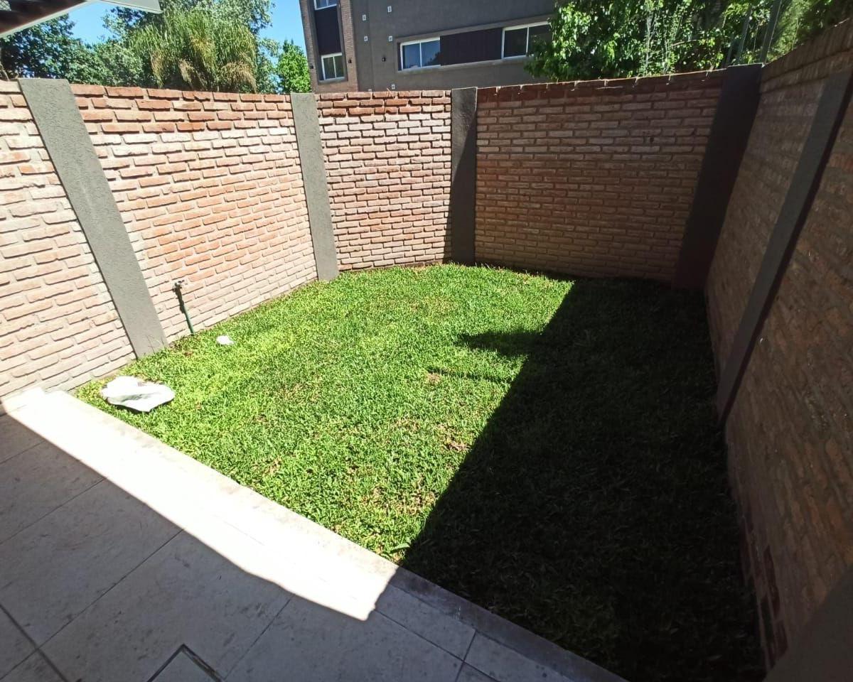 OPORTUNIDAD TRIPLEX 3 AMBIENTES ESCUCHA OFERTA