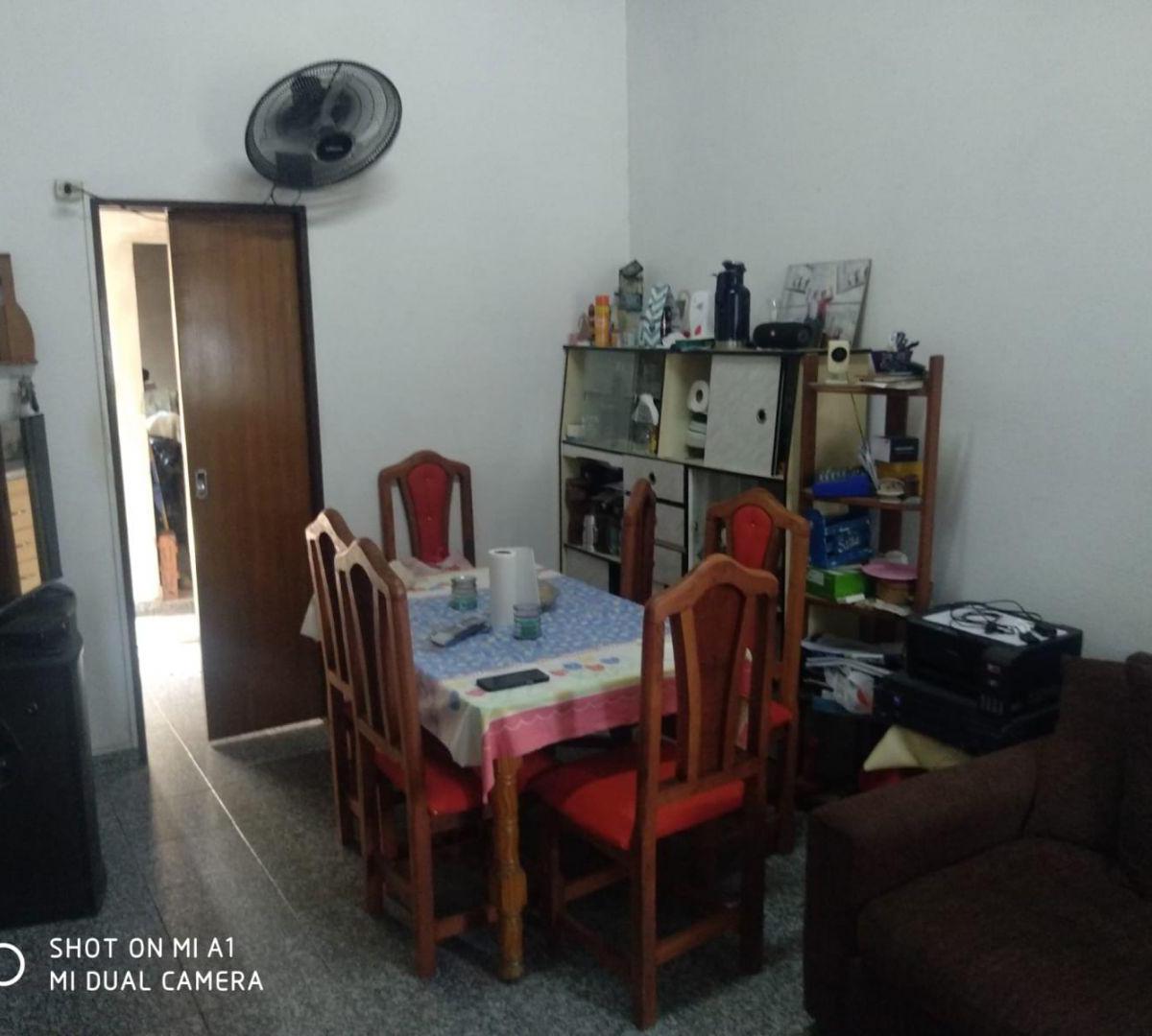 CASA 3 AMBIENTES CON PISCINA Y COCHERAS ESCUCHA OFERTA
