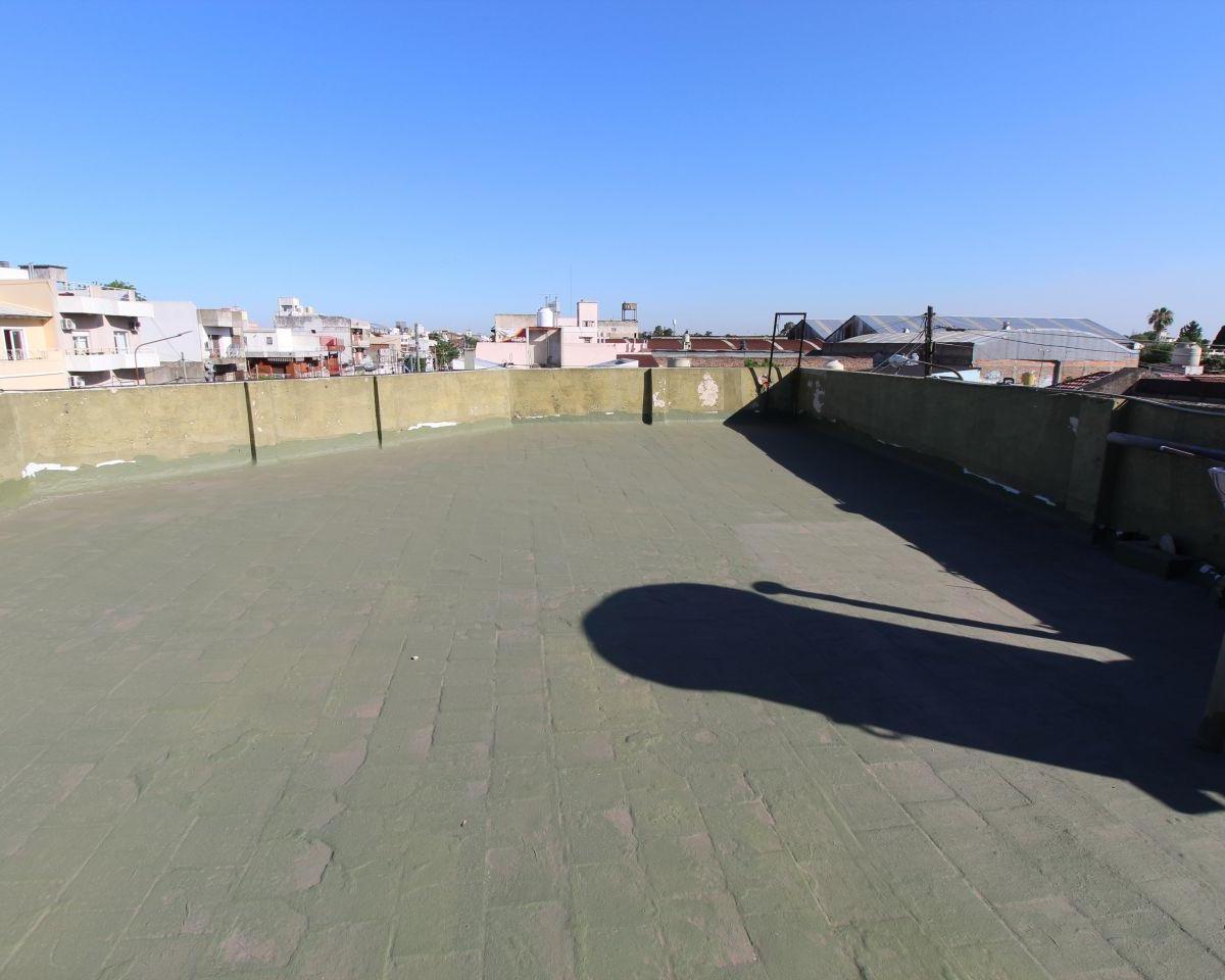 Oportunidad 4 Ambientes Muy Amplio con Terraza y Patio 3