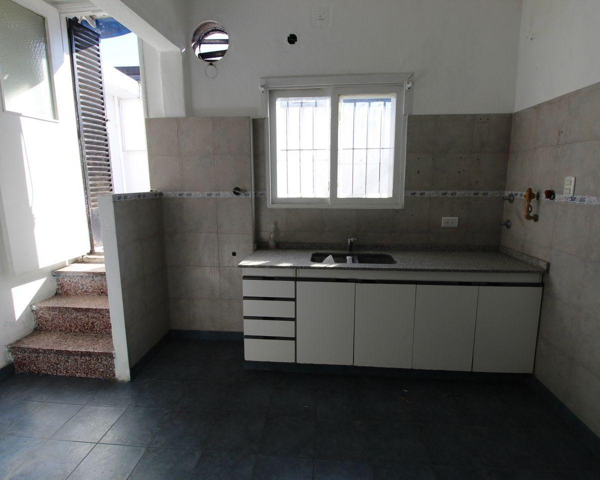 Oportunidad 4 Ambientes Muy Amplio con Terraza y Patio 3