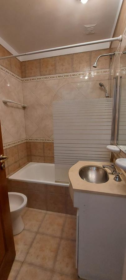 Foto de EXCELENTE LOTE PROPIO CON COCHERA Y PATIO. ESCUCHA OFERTA., imagen 4