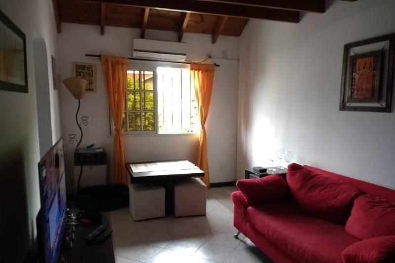 EXCELENTE DUPLEX 2 AMBIENTES AL FRENTE. ESCUCHA OFERTA.