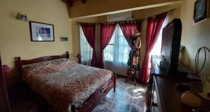 Oportunidad Chalet 4 ambientes en Morón. Escucha Oferta!