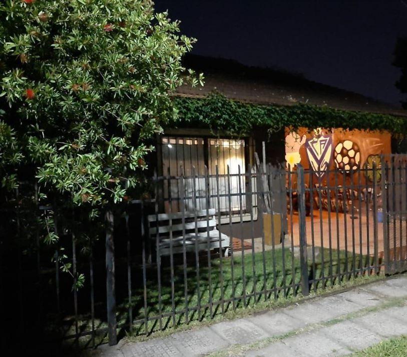 CASA DE 4 DE AMBIENTES / SE ESCUCHAN OFERTAS