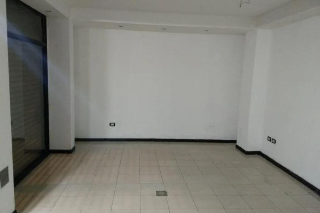 OPORTUNIDAD LOCAL A LA CALLE EN RAMOS MEJIA + COCHERA